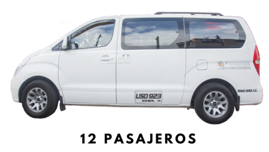 Vans de color blanco con capacidad de 12 pasajeros